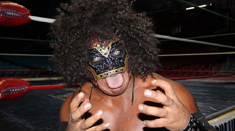 Luchador Mr. Niebla, muere de lesión de codo