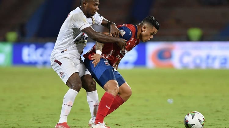Equipos hacen todo por estar en la fiesta de fin de año