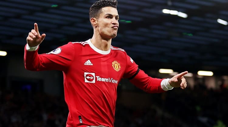 Cristiano Ronaldo, superó record de máximo goleador del fútbol