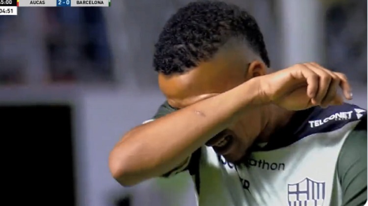 Por denuncia del seleccionado chileno, Byron Castillo pasa por momento difíciles