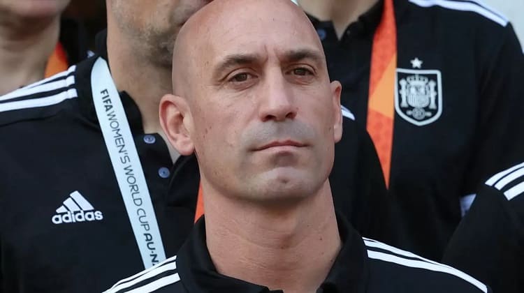 Luis Rubiales, no se va de la Real Federación Española de Fútbol