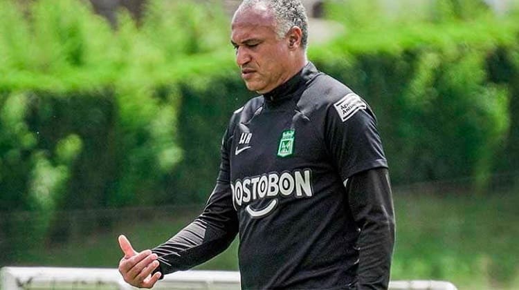 William Amaral, sin licencia para dirigir